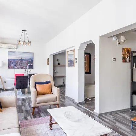 Apartment Gorgeous Flat With Balcony In Besiktas