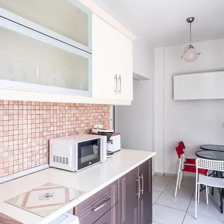 Gorgeous Flat With Balcony In Besiktas *
