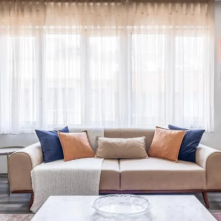 Gorgeous Flat With Balcony In Besiktas *