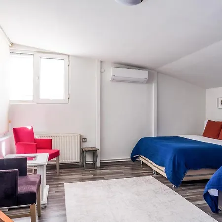 Gorgeous Flat With Balcony In Besiktas *